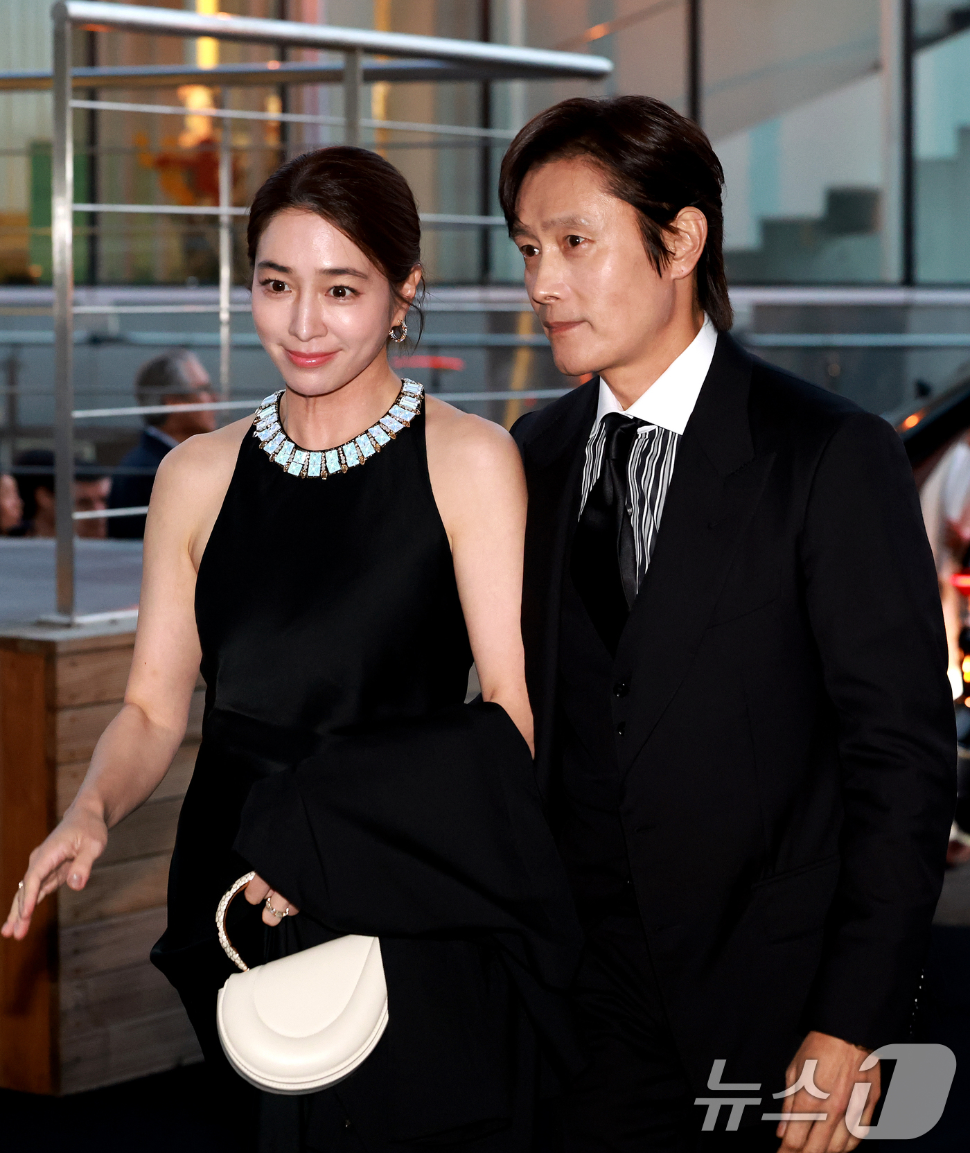 (서울=뉴스1) 이호윤 기자 = 배우 이민정·이병헌 부부가 2일 서울 용산구 리움미술관에서 열린 CJ 나이트 인 셀러브레이션 오브 프리즈 서울에 참석하고 있다. 2026.9.2/뉴 …