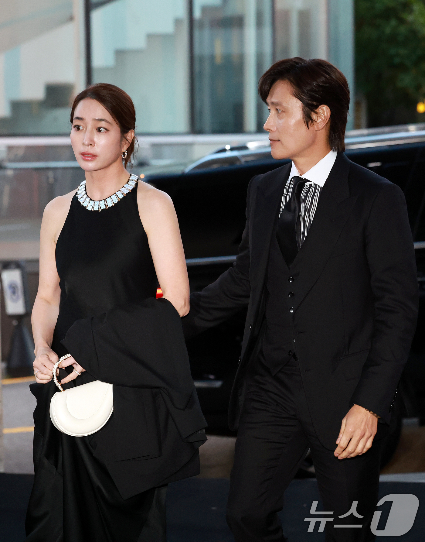 (서울=뉴스1) 이호윤 기자 = 배우 이민정·이병헌 부부가 2일 서울 용산구 리움미술관에서 열린 CJ 나이트 인 셀러브레이션 오브 프리즈 서울에 참석하고 있다. 2026.9.2/뉴 …