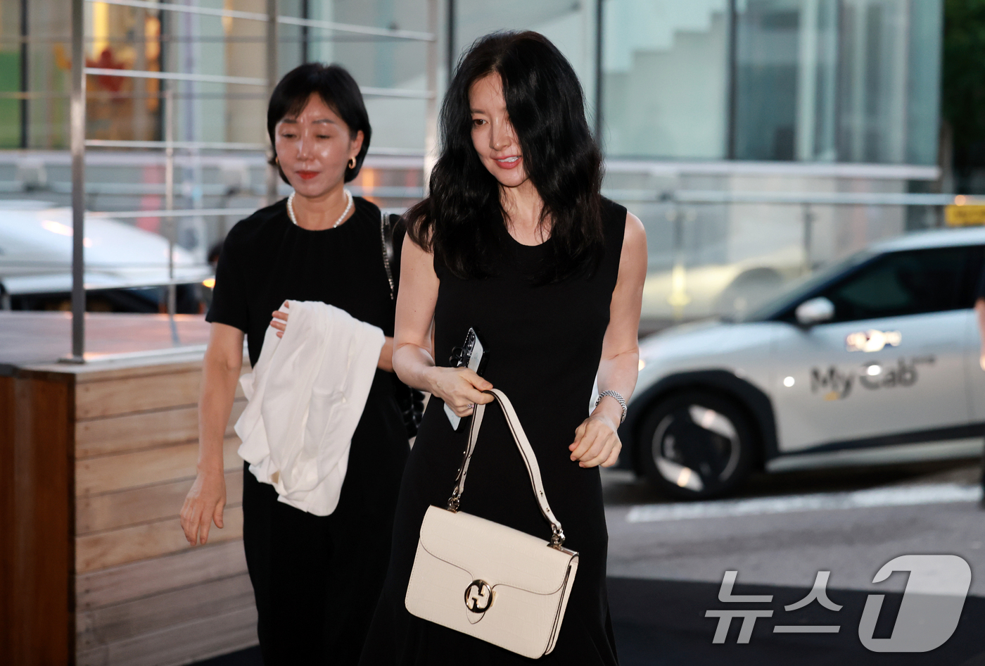 (서울=뉴스1) 이호윤 기자 = 배우 이영애가 2일 서울 용산구 리움미술관에서 열린 CJ 나이트 인 셀러브레이션 오브 프리즈 서울에 참석하고 있다. 2026.9.2/뉴스1