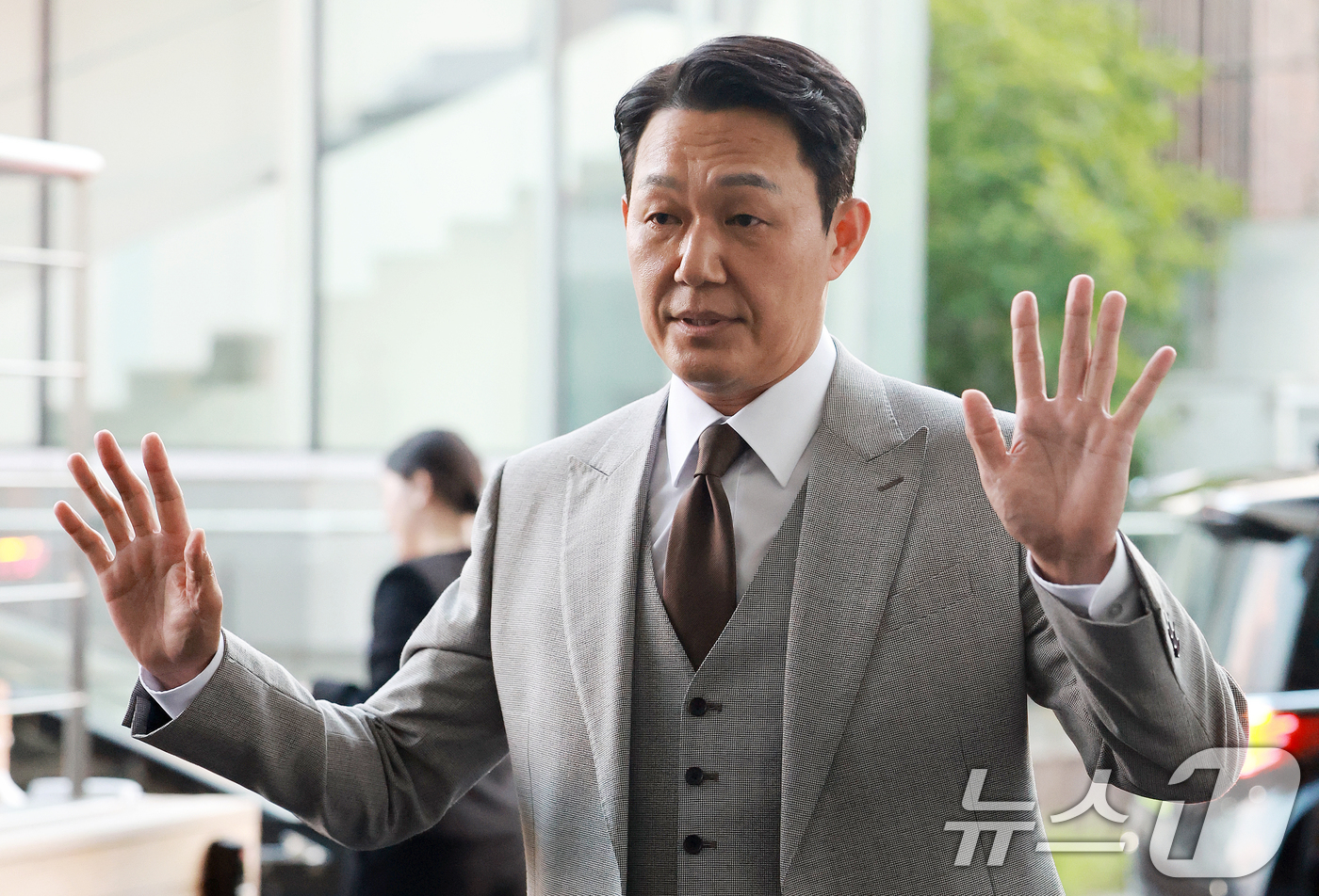 (서울=뉴스1) 이호윤 기자 = 배우 박성웅이 2일 서울 용산구 리움미술관에서 열린 CJ 나이트 인 셀러브레이션 오브 프리즈 서울에 참석하고 있다. 2026.9.2/뉴스1