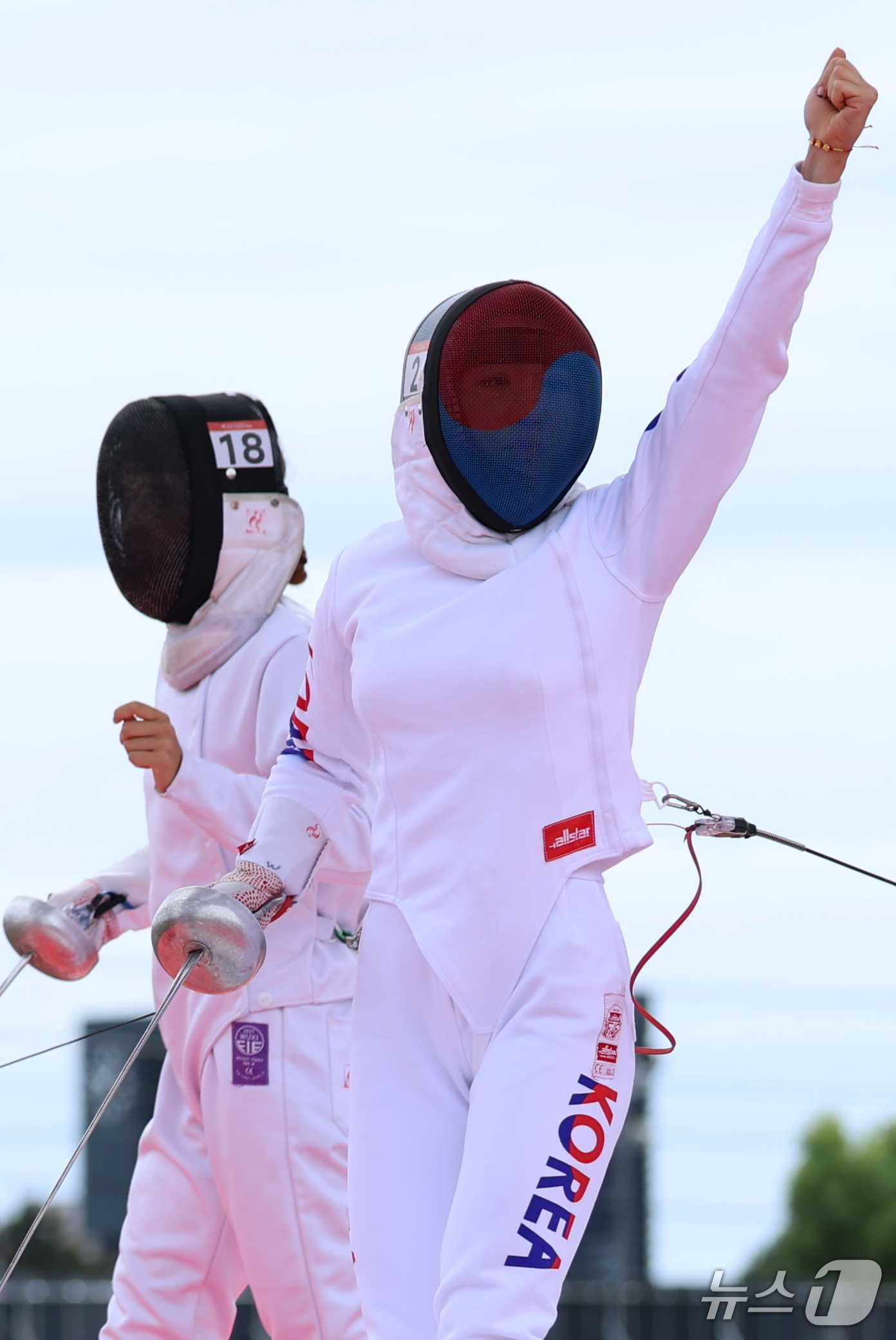 (안조=뉴스1) 안은나 기자 = 대한민국 성승민이 20일 일본 안조 스포츠 파크에서 열린 2026 아이치·나고야 아시안게임 근대 5종 개인전 여자 결승전 펜신경기에서 득점한 후 환 …