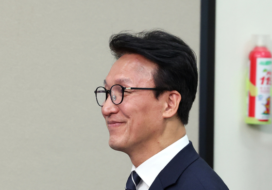 기자 간담회 참석하는 김민석 대표