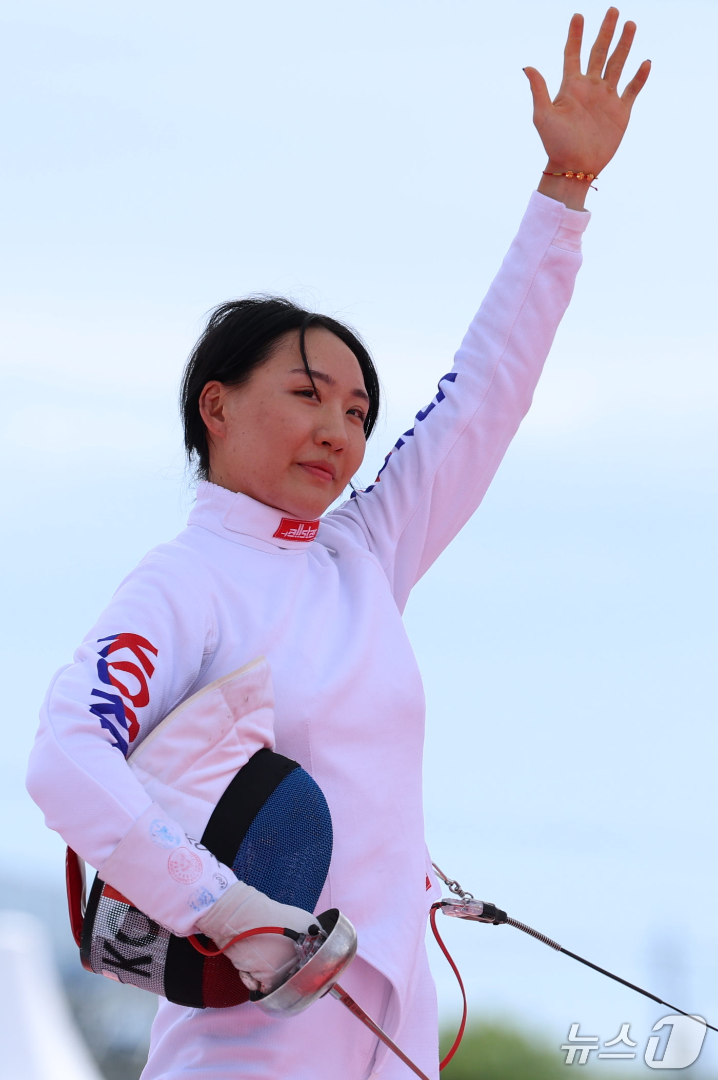 (안조=뉴스1) 안은나 기자 = 대한민국 성승민이 20일 일본 안조 스포츠 파크에서 열린 2026 아이치·나고야 아시안게임 근대 5종 개인전 여자 결승전 펜싱 경기를 마친 후 인사 …