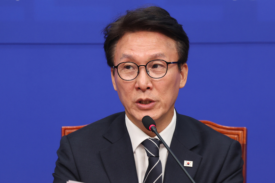 '취임 한 달' 김민석, 내우외환에 꽉 막힌 동력…'민생·개혁' 드라이브