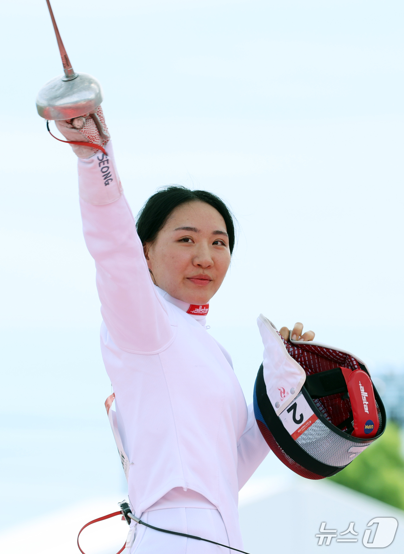 (안조(일본)=뉴스1) 안은나 기자 = 대한민국 성승민이 20일 일본 안조 스포츠 파크에서 열린 2026 아이치·나고야 아시안게임 근대 5종 개인전 여자 결승전 펜싱 경기에서 승리 …