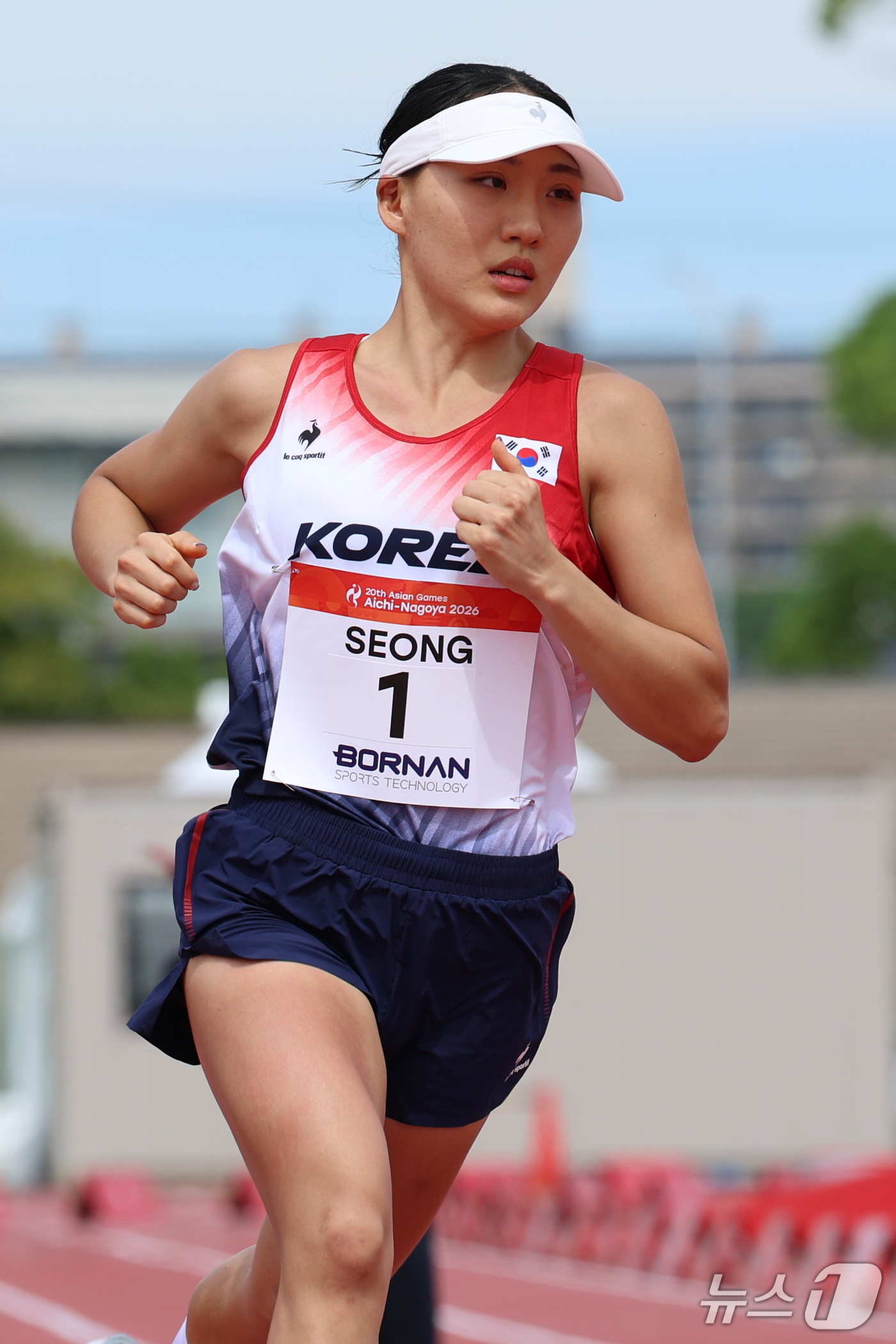 (안조=뉴스1) 안은나 기자 = 대한민국 성승민이 20일 일본 안조 스포츠 파크에서 열린 2026 아이치·나고야 아시안게임 근대 5종 개인전 여자 결승전 레이저런 경기에서 힘차게 …