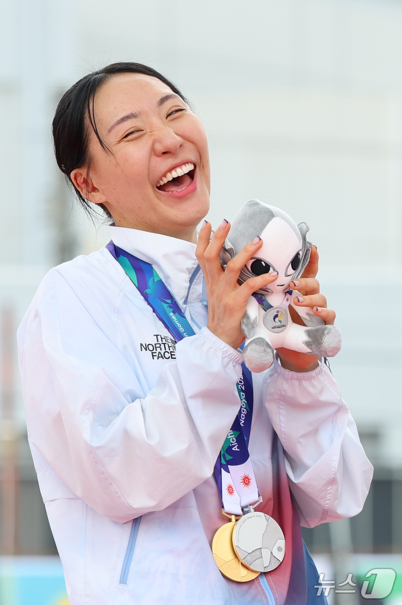 (안조=뉴스1) 안은나 기자 = 대한민국 성승민이 20일 일본 안조 스포츠 파크에서 열린 2026 아이치·나고야 아시안게임 여자 근대 5종 개인전과 단체전에서 각각 금메달과 은메달 …