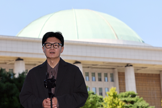 브리핑하는 한동훈 무소속 의원