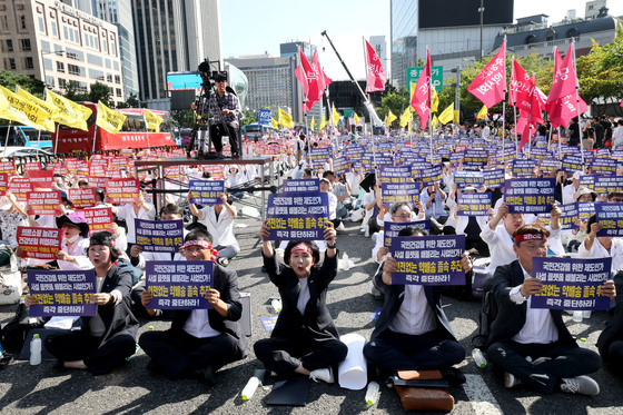 "편리함의 대가가 안전이어선 안 돼"…약사들 약배송 반대(종합)