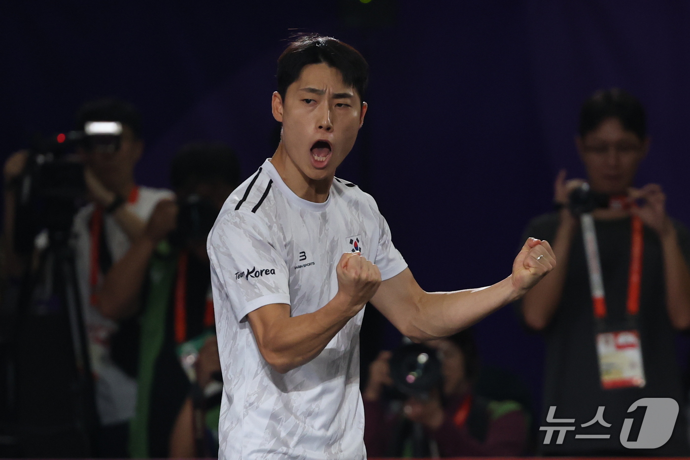 (나고야=뉴스1) 안은나 기자 = 대한민국 이준석이 20일 일본 나고야 히가시 스포츠센터에서 열린 2026 아이치·나고야 아시안게임 테크볼 남자 단식 결승전에서 득점을 한 후 환호 …