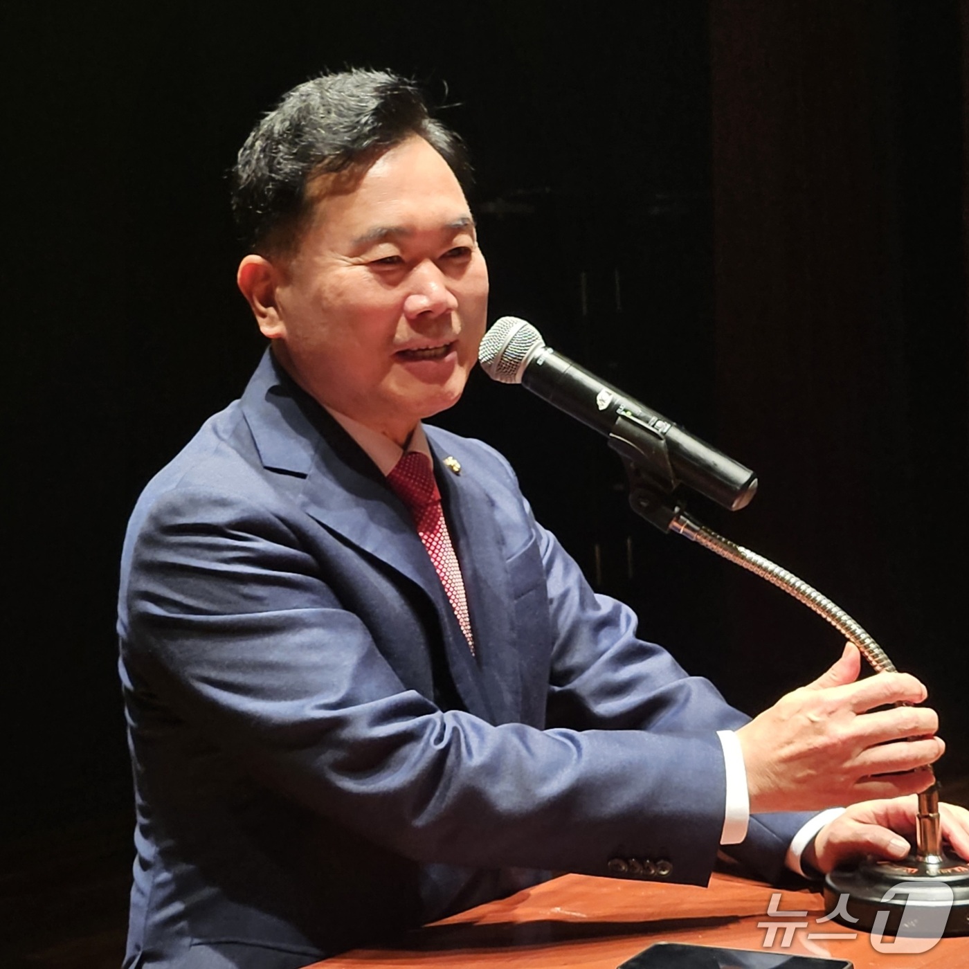 (대구=뉴스1) 남승렬 기자 = 김승수 국민의힘 신임 대구시당위원장이 20일 대구 북구 iM뱅크 제2본점 대강당에서 열린 취임식에서 발언하고 있다. 2026.9.20/뉴스1