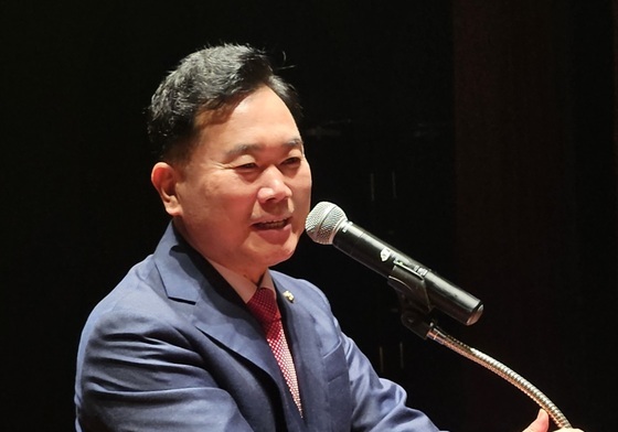 발언하는 김승수