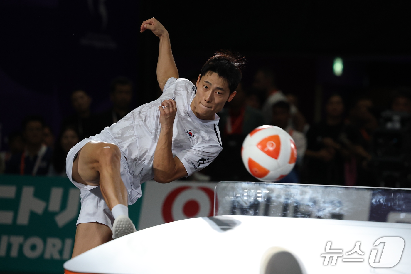 (나고야=뉴스1) 안은나 기자 = 대한민국 이준석이 20일 일본 나고야 히가시 스포츠센터에서 열린 2026 아이치·나고야 아시안게임 테크볼 남자 단식 결승전에서 이라크의 알렐야위와 …