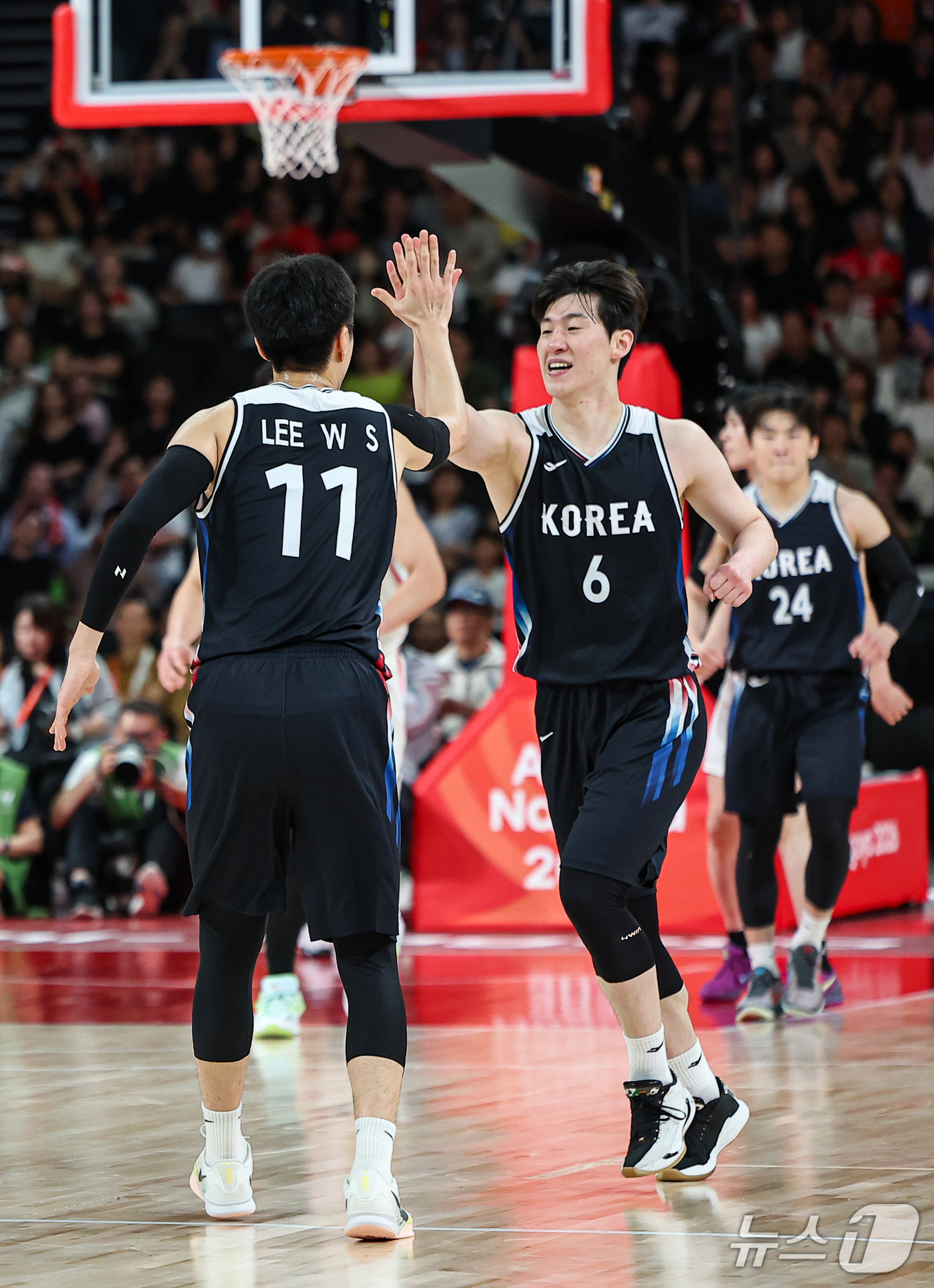 (나고야=뉴스1) 김도우 기자 = 20일 일본 나고야 아이치 인터내셔널 아레나에서 열린 2026 아이치·나고야 아시안게임 남자 농구 결승전 대한민국과 일본의 경기, 대한민국 이우석 …