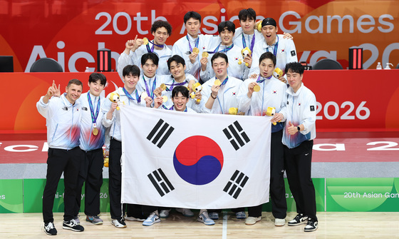 금메달 목에 건 남자 농구대표팀