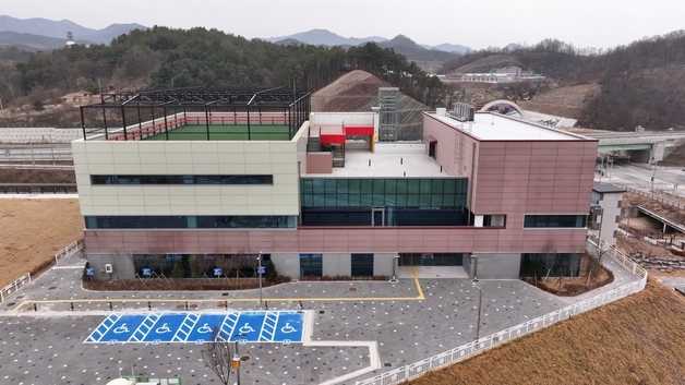 영동군 반다비체육센터 준공 2년 만에 개관식…내달 1일부터 운영