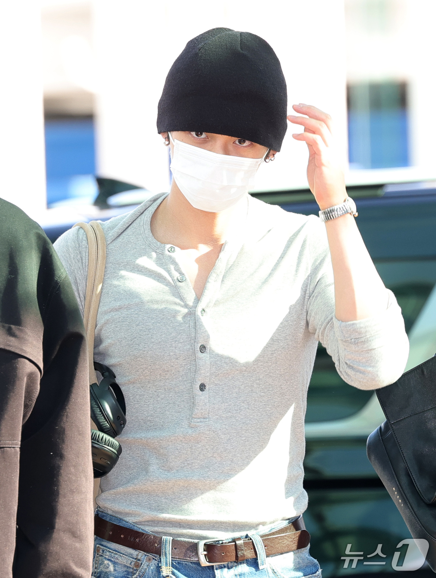 (인천공항=뉴스1) 권현진 기자 = 투모로우바이투게더(TXT) 연준이 해외 일정을 위해 21일 오전 인천국제공항을 통해 일본으로 출국하고 있다. 2026.9.21/뉴스1