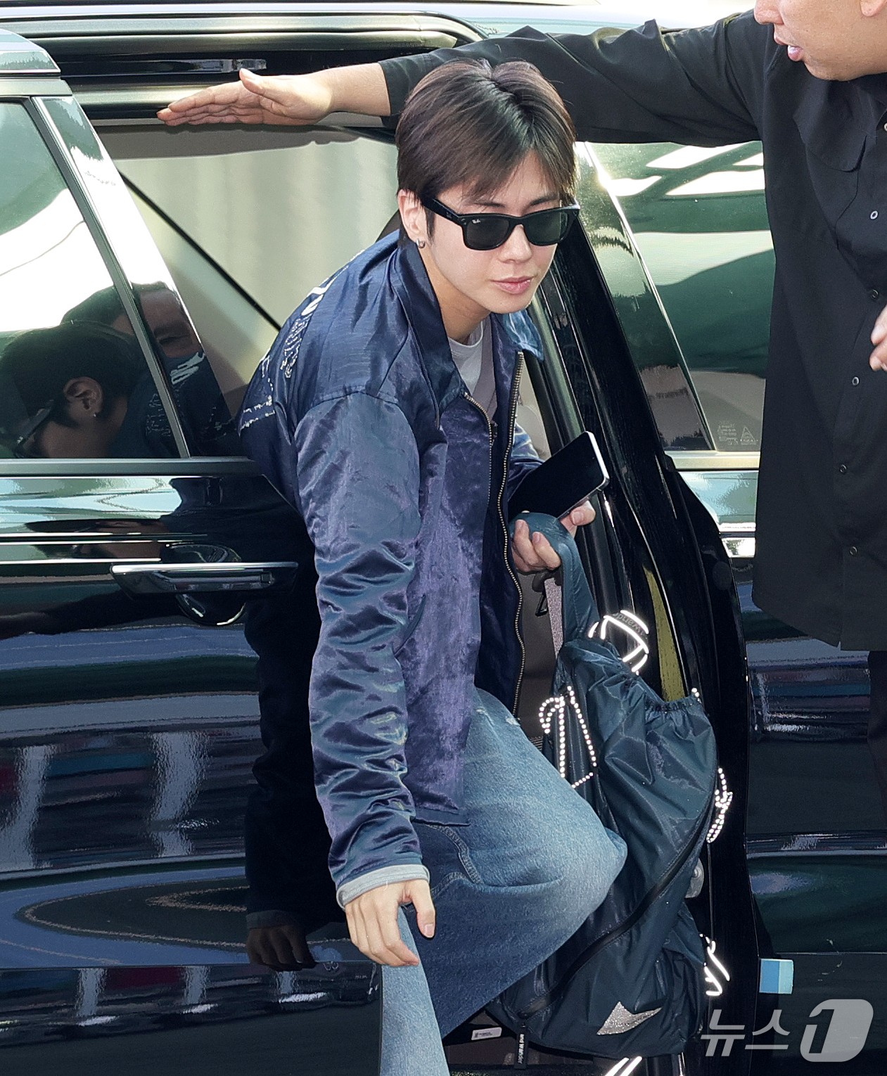 (인천공항=뉴스1) 권현진 기자 = 투모로우바이투게더(TXT) 태현이 해외 일정을 위해 21일 오전 인천국제공항을 통해 일본으로 출국하고 있다. 2026.9.21/뉴스1