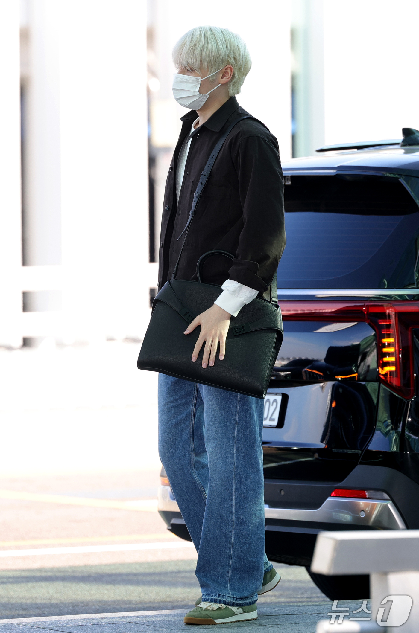 (인천공항=뉴스1) 권현진 기자 = 투모로우바이투게더(TXT) 휴닝카이가 해외 일정을 위해 21일 오전 인천국제공항을 통해 일본으로 출국하고 있다. 2026.9.21/뉴스1