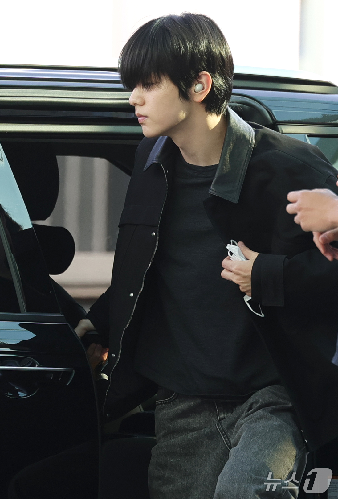 (인천공항=뉴스1) 권현진 기자 = 투모로우바이투게더(TXT) 수빈이 해외 일정을 위해 21일 오전 인천국제공항을 통해 일본으로 출국하고 있다. 2026.9.21/뉴스1