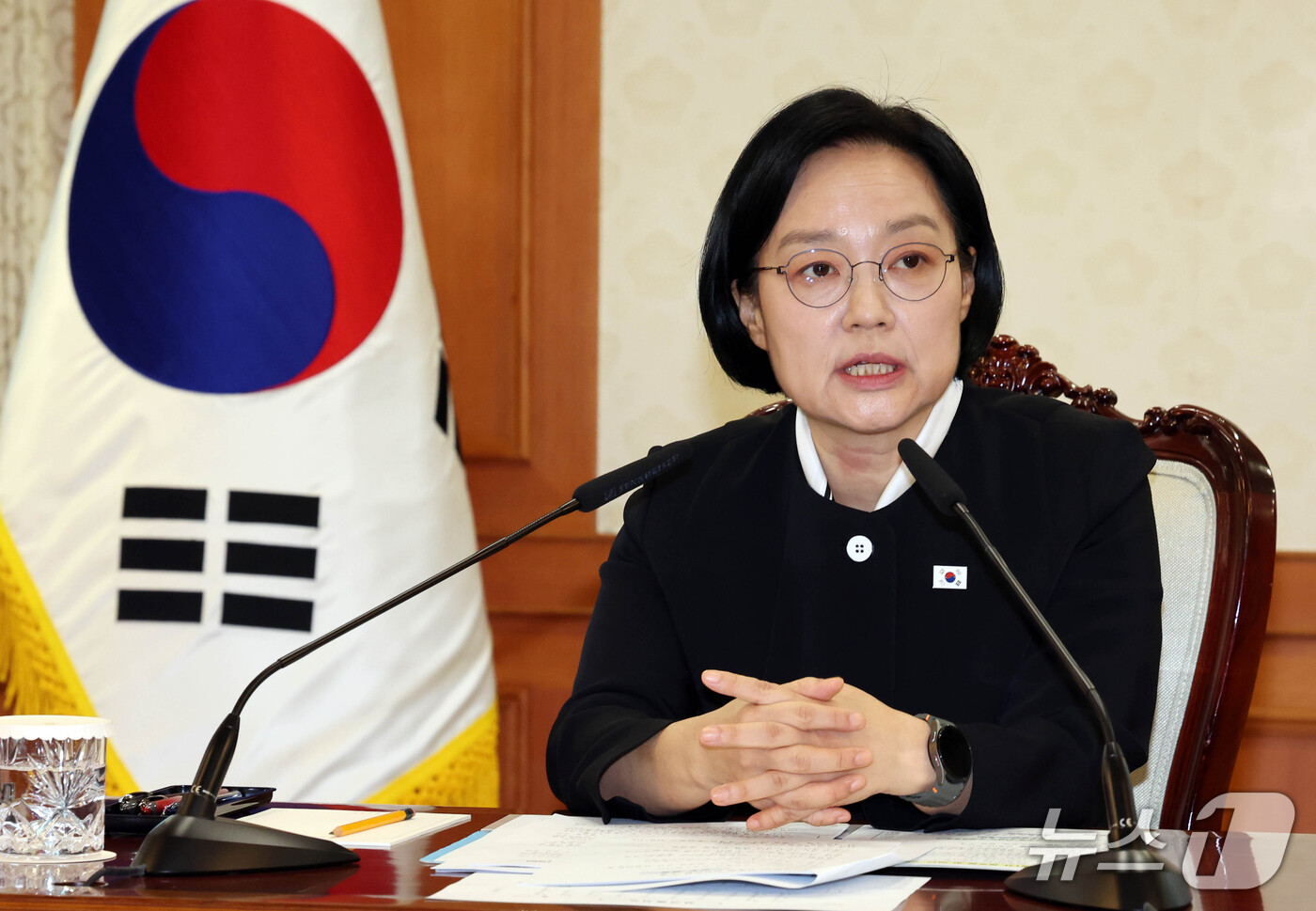 (서울=뉴스1) 이종덕 기자 = 한성숙 국무총리가 21일 서울 종로구 정부서울청사에서 제1차 글로벌 AI 허브 추진위원회 회의에서 모두발언하고 있다. 2026.9.21/뉴스1