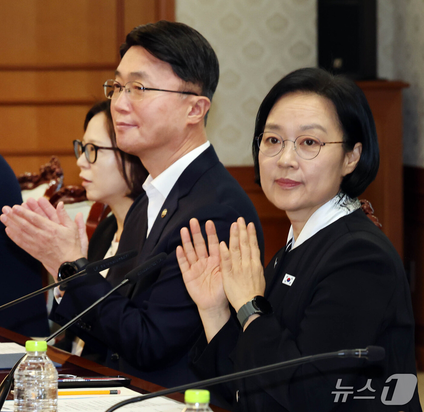 (서울=뉴스1) 이종덕 기자 = 한성숙 국무총리가 21일 서울 종로구 정부서울청사에서 제1차 글로벌 AI 허브 추진위원회 회의를 주재하고 있다.  2026.9.21/뉴스1