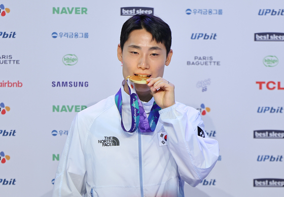'직장까지 그만두고 金' 이준석 "테크볼 실업팀 생겼으면"[AG]
