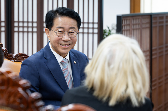 에밀리아 가토 주한 이탈리아 대사 접견하는 조정식 국회의장
