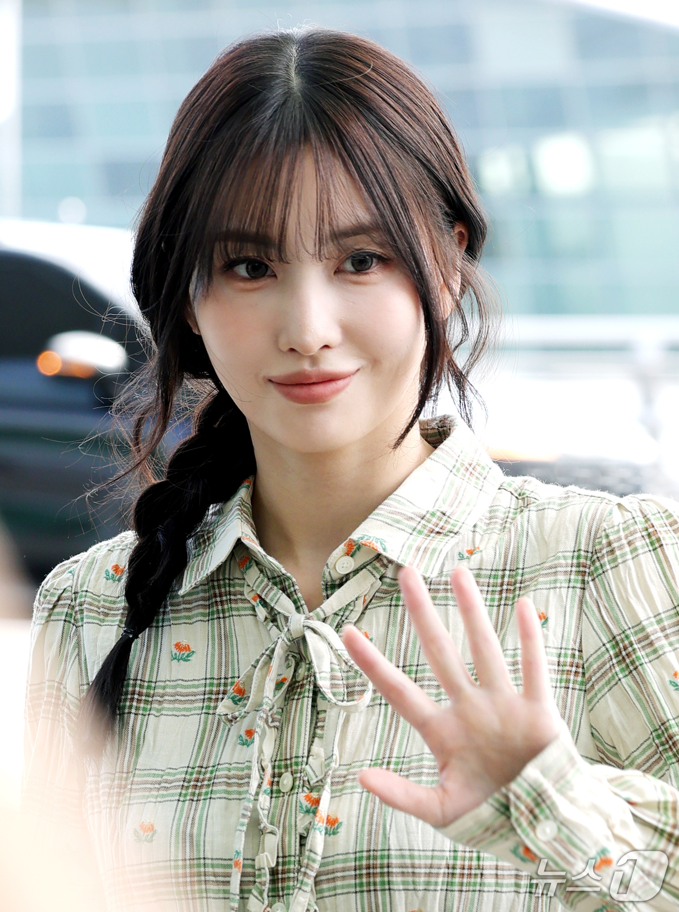 (인천공항=뉴스1) 권현진 기자 = 트와이스(TWICE) 모모가 해외 일정을 위해 21일 오전 인천국제공항을 통해 밀라노로 출국하고 있다. 2026.9.21/뉴스1