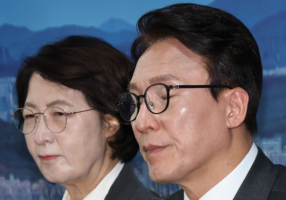 김민석·추미애 '공개충돌' 후 첫 대면