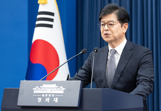 성기홍 홍보수석, 강훈식 비서실장 사의표명