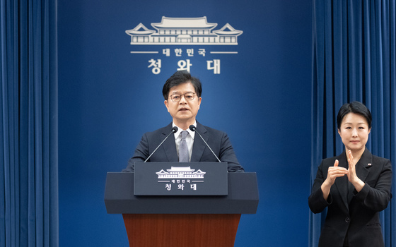 성기홍 홍보수석, 강훈식 비서실장 사의표명
