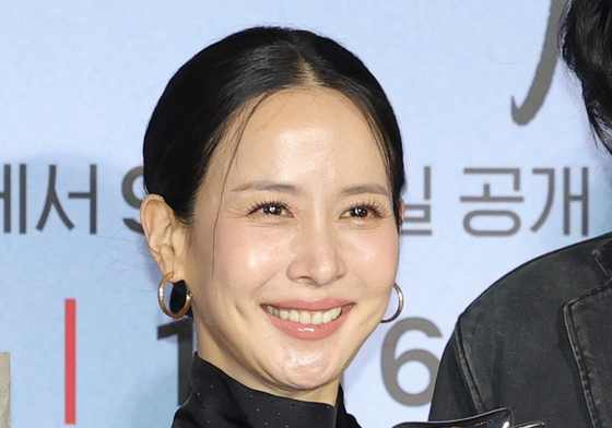 은사자상 든 조여정