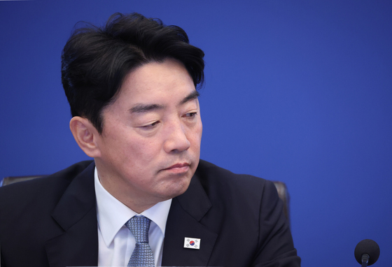 강훈식 "제 거취 관계없이 대오 흐트러져선 안 돼…평소처럼 일해달라"