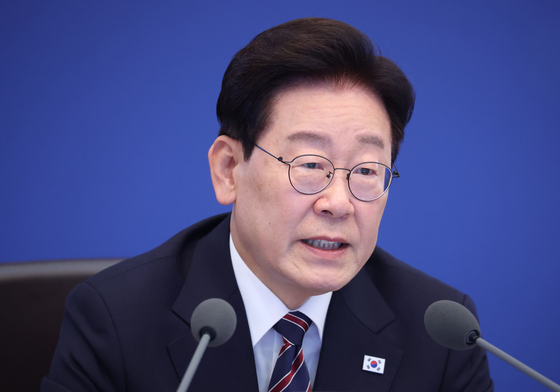 李대통령, 강훈식 비서실장 사의에 "아직 결정 못 해"