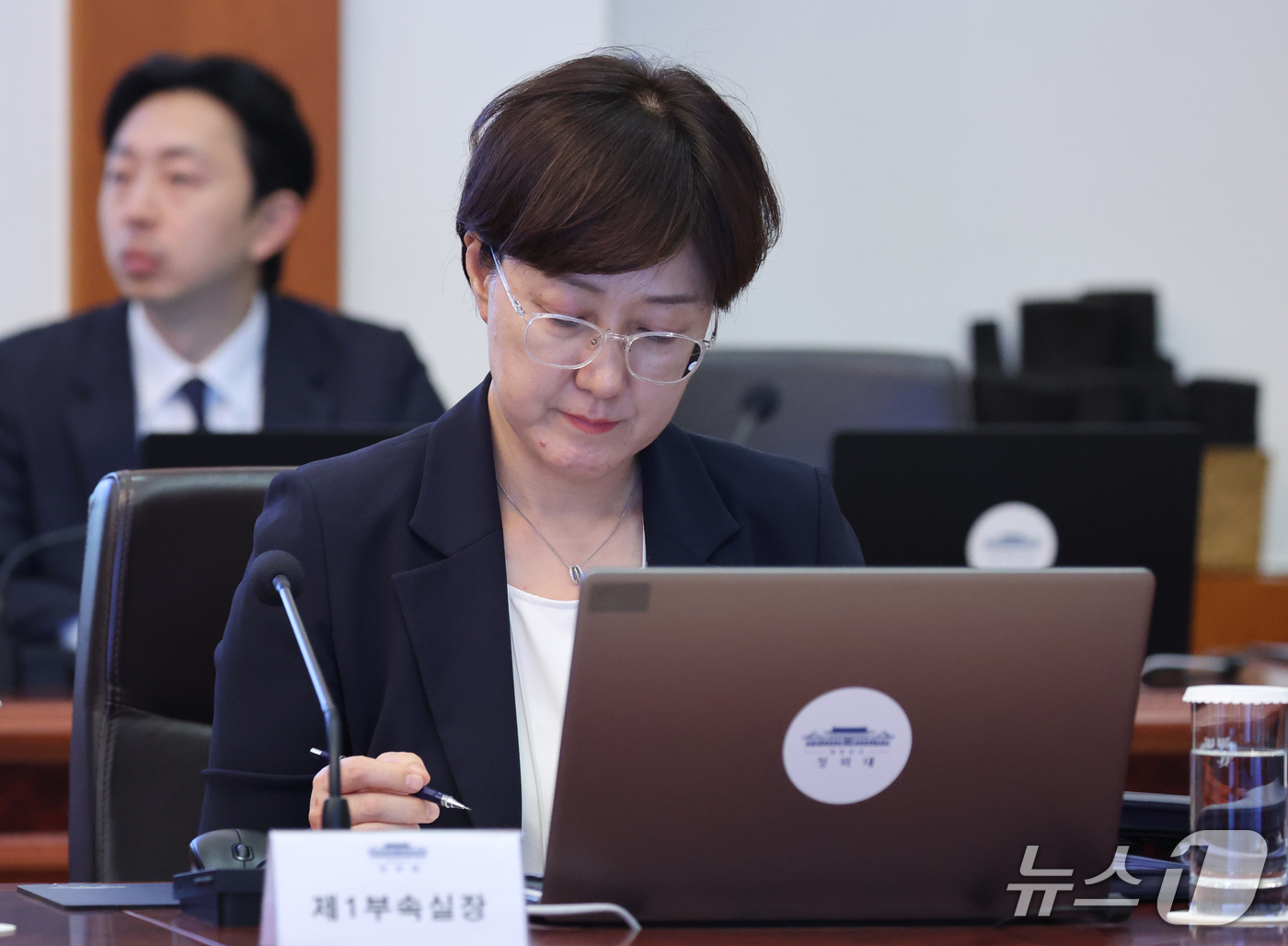 (서울=뉴스1) 이재명 기자 = 김현지 제1부속실장이 21일 청와대에서 열린 수석 보좌관 회의에 참석해 있다. 2026.9.21/뉴스1