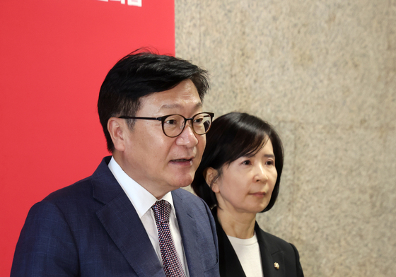정점식 원내대표, 대통령 비서실장 사의표명 관련 브리핑