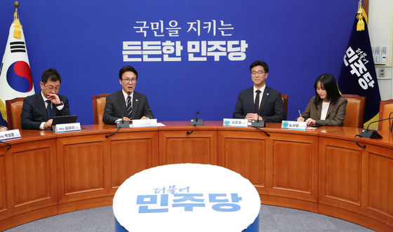 김민석 민주당 대표, 오준호 기본소득당 신임 대표 접견