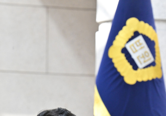 취임사하는 김성수 신임 대법관