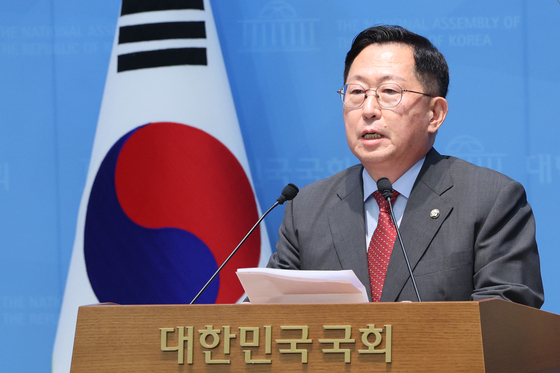 유용원 의원, DMZ 지뢰 폭발 추정 사고 관련 기자회견