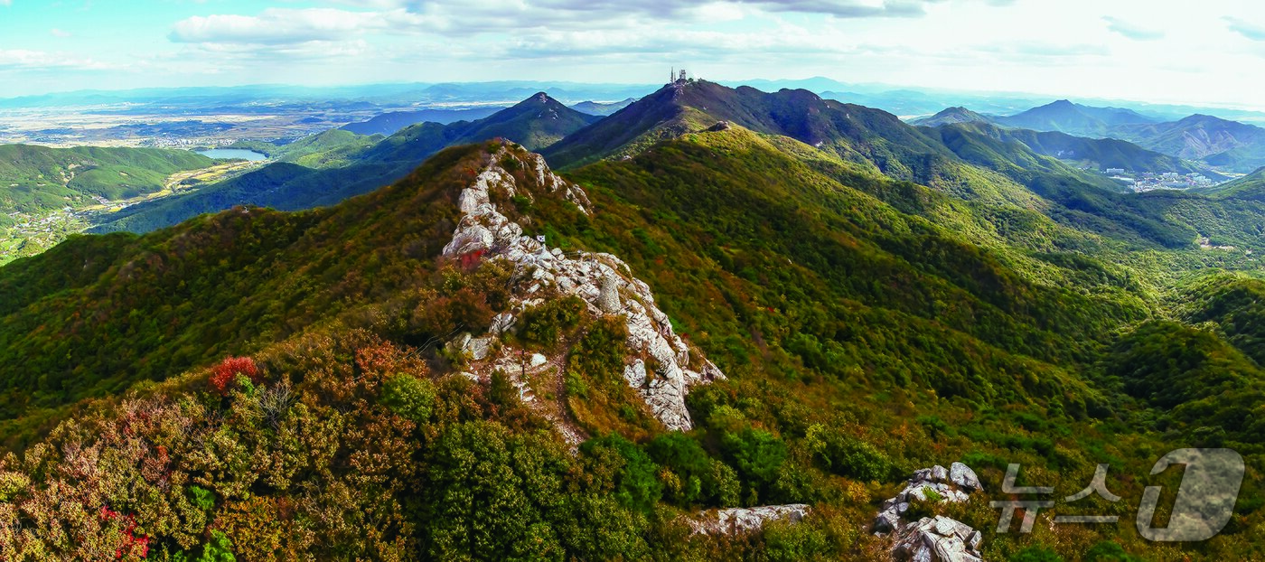 본문 이미지 - 서산 가야산 전경(서산시 제공. 재판매 및 DB 금지)