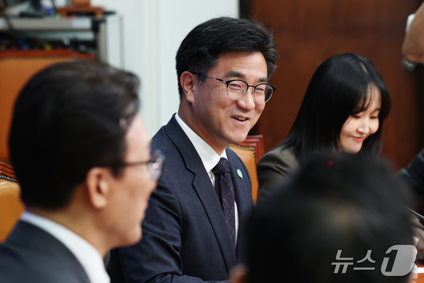 (서울=뉴스1) 오대일 기자 = 오준호 기본소득당 대표가 21일 오후 서울 여의도 국회에서 김민석 더불어민주당 대표를 예방하며 인사말을 하고 있다. 2026.9.21/뉴스1