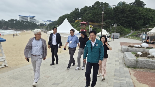 동해시, 추석 맞아 주요 관광지·도심 대청소…30개 기관·단체 참여