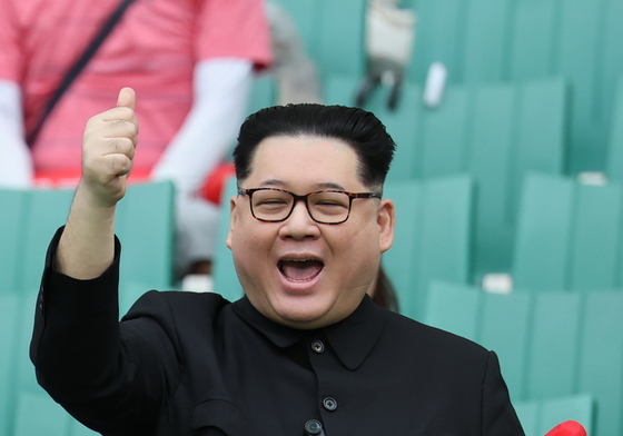 남북전 찾은 중국계 정치활동가 '하워드X'