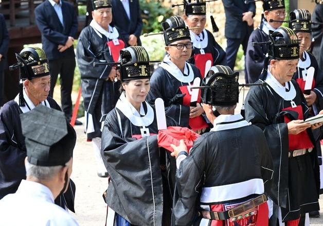 우성빈 기장군수, 기장향교 추기 석전대제 '초헌관' 봉행