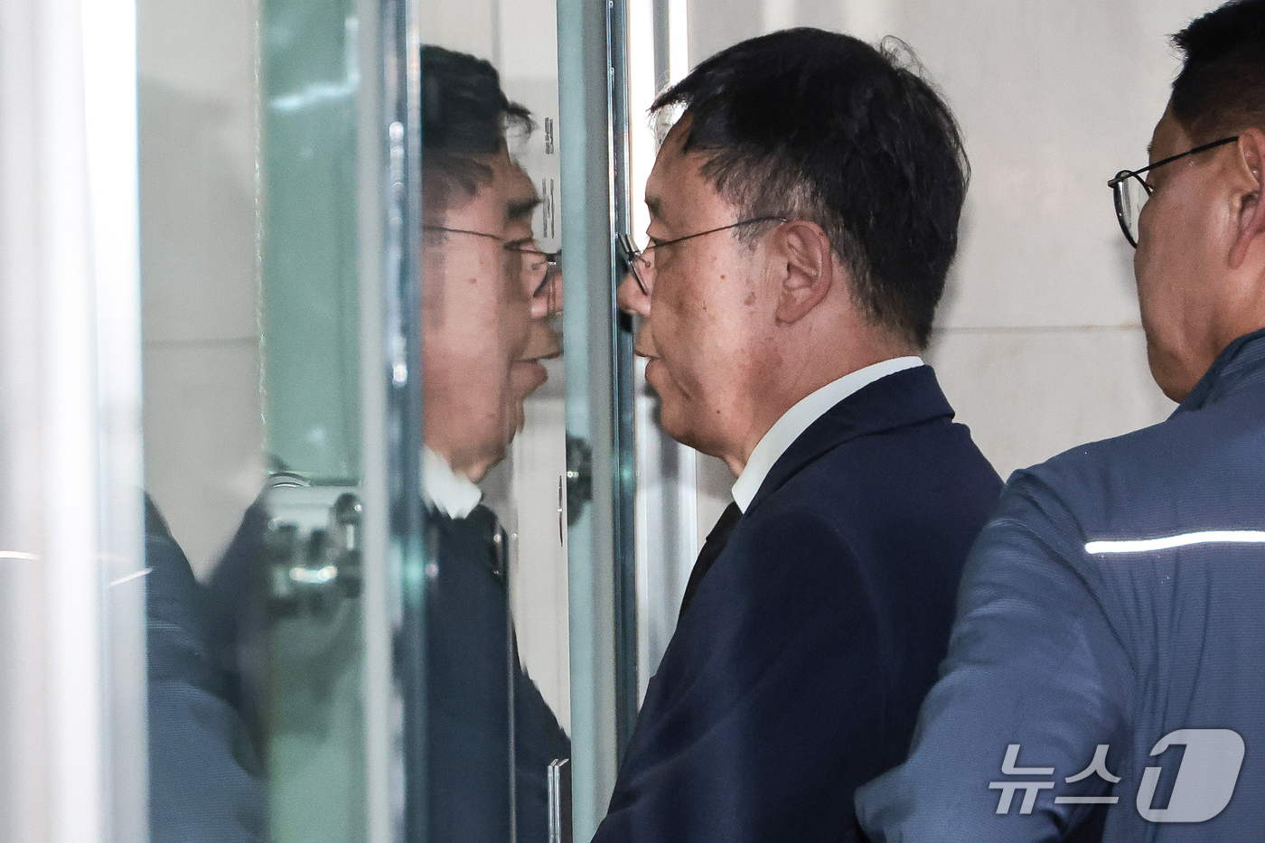 (성남=뉴스1) 김영운 기자 = 조성현 HL만도 부회장이 21일 경기 성남시 분당구 HL만도 판교 사옥에서 열린 'HL만도 고(故) 김승모씨 사망 사건 관련 사과 성명 및 종합 안 …