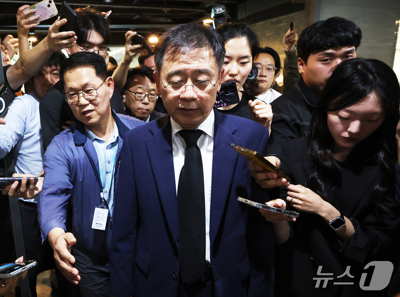 (성남=뉴스1) 김영운 기자 = 21일 경기도 성남시 HL만도 판교사옥에서 열린 고 김승모 씨 사망 사건 관련 사과 성명 및 종합안전개선대책 발표 기자회견에서 조성현 HL만도 부회 …