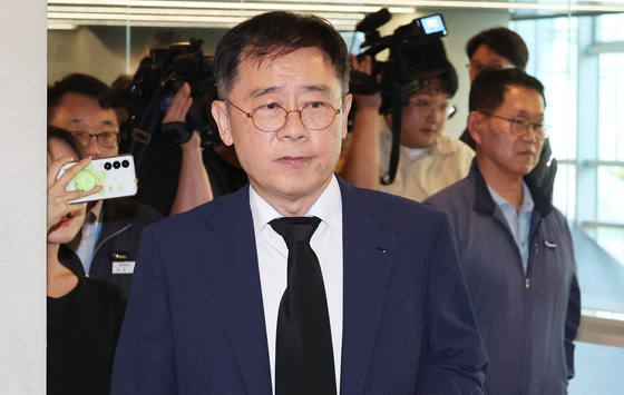 기자회견장 출입 제지당한 조성현 부회장
