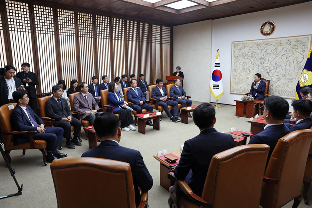 조의장, 국회공직자윤리위원 13명 위촉…위원장에 박민표