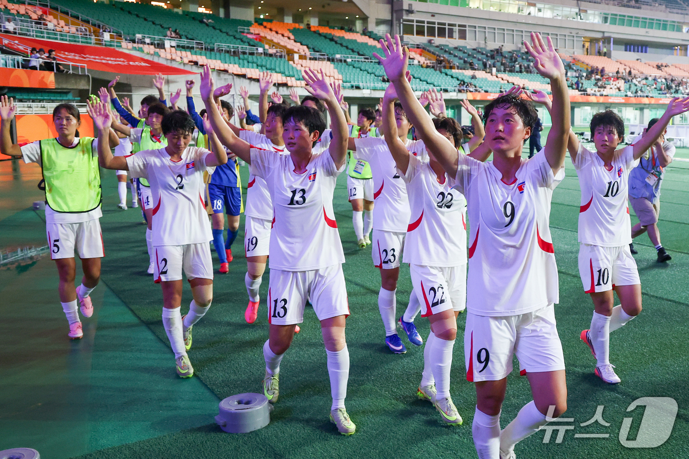 (시즈오카=뉴스1) 안은나 기자 = 21일 일본 시즈오카 스타디움 에코파에서 열린 2026 아이치·나고야 아시안게임 여자축구 조별예선 F조 대한민국과 북한의 경기를 무승부로 마친 …